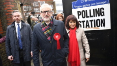 Εκλογές στη Βρετανία: Αποχωρεί από την ηγεσία των Εργατικών ο Κόρμπιν