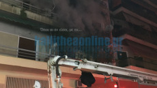 Πυρκαγιά σε διαμέρισμα στην Καλλιθέα: Απεγκλωβίστηκαν ενήλικες και παιδιά