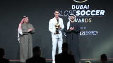 Ο Κριστιάνο Ρονάλντο εμφανίστηκε με νέο λουκ στο  Global Soccer Awards