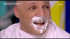  Νίκος Μουτσινάς: Η αρχισυντάκτρια του ξύρισε το μουστάκι στον αέρα