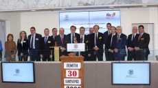 Χρηματιστήριο: Ο πρύτανης του Οικονομικού Πανεπιστημίου χτύπησε το κουδούνι