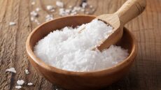 Αλάτι: Πόσο απαραίτητη είναι η πρόσληψή του και τι πρέπει να προσέχουμε