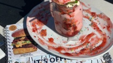 Εστιατόριο σπάει το ρεκόρ Γκίνες για τις περισσότερες γεύσεις μιλκσέικ