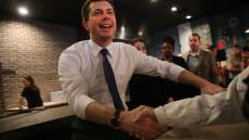 ΗΠΑ: Τα ξίφη τους διασταυρώνουν Μπούτιτζετζ και Σάντερς στο Νιού Χαμσάιρ