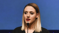 Κορακάκη: Τολμηρή και τιμητική απόφαση να είμαι η πρώτη λαμπαδηδρόμος