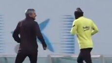 Μπαρτσελόνα: O Σετιέν έβαλε τους ποδοσφαιριστές του να τρέχουν... στα τυφλά 