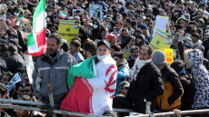 Ιράν: Χιλιάδες Ιρανοί στους δρόμους για την 41η επέτειο της Ισλαμικής Επανάστασης