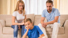 «Είμαι καλός γονιός;» Ίσως όχι αν πιστεύετε αυτούς τους πέντε μύθους