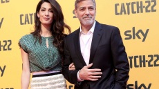 Ο Τζορτζ Κλούνεϊ αποκαλύπτει: «Στέλνω ερωτικά γράμματα στην Αμάλ»