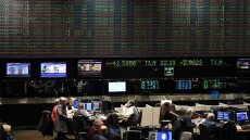 Reuters για το 10ετες ελληνικό ομόλογο: Και σήμερα κάτω από το 1% η απόδοση