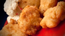 Κροκέτες μπακαλιάρου με κρυμμένο κουνουπίδι