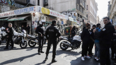 Αστυνομική επιχείρηση στη Μενάνδρου: Ψάχνουν τον δολοφόνο του 25χρονου Αφγανού