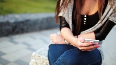 Η μάστιγα της πορνογραφίας και του εκβιασμού ανηλίκων μέσω διαδικτύου - Πώς δρουν τα «αρπακτικά»