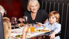 Πόσο φταίει ο παππούς και η γιαγιά για το βάρος του παιδιού