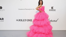 Η Κένταλ Τζένερ έγινε ημίγυμνο «έργο τέχνης» 