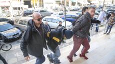 Δολοφονία στη Θεσσαλονίκη: 13 μαχαιριές δέχθηκε ο ιδιοκτήτης του ταχυφαγείου από τον αδερφό του ντελιβερά