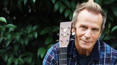 Ο Βαγγέλης Γερμανός για μια βραδιά στο «Άλσος»