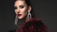 Η «αγρότισσα» του GNTM στο clip του αστυνομικού που τραγούδησε στο Μοναστηράκι και έγινε viral