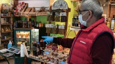 Κορωνοϊός: Άνδρες άνω των 70 και πάσχοντες από χρόνιες νόσους τα περισσότερα θύματα, λένε οι έρευνες