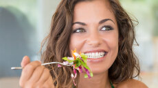 Θα κόψετε το κρέας; Να τι θα βάλετε στο νηστίσιμο τραπέζι