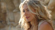 Σμαράγδα  Καρύδη: Παραδίδει ξεκαρδιστικά μαθήματα συμπεριφοράς λόγω κορωνοϊού 