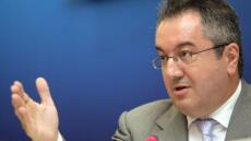 Μόσιαλος για κορωνοϊό: Οι ευπαθείς ομάδες να παρακολουθούν τη λειτουργία από το σπίτι