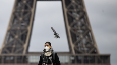 Κορωνοϊός – Γαλλία: Λουκέτο σε καταστήματα, εστιατόρια και χώρους ψυχαγωγίας