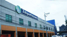 Κορωνοϊός - Teleperformance: Tι απαντά για τα «ελλιπή μέτρα προστασίας» στα call centers