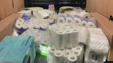 Κορωνοϊός στη Βρετανία: Συνέλαβαν τρεις γιατί γέμισαν φορτηγάκι με... χαρτιά τουαλέτας - Δείτε φωτογραφίες