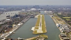 Κορωνοϊός - Βρετανία: Κλείνει ως τα τέλη Απριλίου το αεροδρόμιο City του Λονδίνου