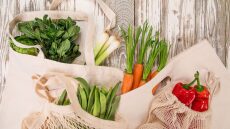 Μοβ λάχανο ή κόκκινη πιπεριά; Ποιο λαχανικό δυναμώνει την άμυνα και ποιο την καρδιά