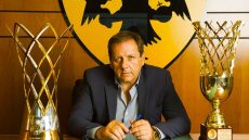 Αγγελόπουλος: «Μήπως να στήσουμε παρκέ στο Καλλιμάρμαρο;»