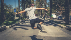 Ευτυχία: Μη νιώθετε ενοχές επειδή δεν είστε συνεχώς ευτυχισμένοι -Υπάρχει λύση