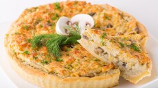 Τάρτα με κοτόπουλο, μανιτάρια και μυρωδικά