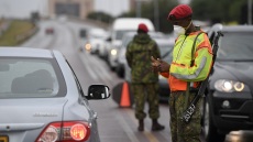 Κορωνοϊός - Μποτσουάνα: Σε καραντίνα ο πρόεδρος και όλοι οι βουλευτές - Τους εξέτασε... μολυσμένη νοσηλεύτρια!