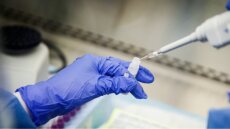 Κορωνοϊός: Στα κόπρανα και το μητρικό γάλα αναζητείται το μυστικό της πανδημίας