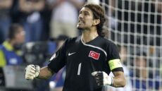 Κορωνοϊός - Ποδόσφαιρο: «Σκέφτηκα πως θα άφηνα μόνη της την οικογένειά μου» λέει ο Ρουστού