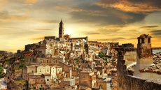 Κορωνοϊός - Ιταλία: Η μαφία μοιράζει φαγητό σε ευπαθείς ομάδες και προκαλεί ανησυχία...