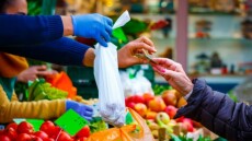 Κορωνοϊός: 111 παράλληλες λαϊκές αγορές λειτουργούν πλέον στην Αττική