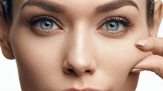 Ακμή: Τα συμπληρώματα που μπορούν να «καθαρίσουν» το δέρμα