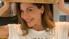 Η Δέσποινα Βανδή δίνει τη συνταγή για τα τέλεια τσουρέκια