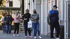 Κορωνοϊός – Σκόπια: Χαλάρωση στα μέτρα απαγόρευσης – Υποχρεωτική η χρήση μάσκας