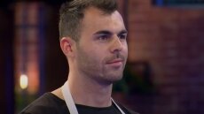 Δημήτρης Μπέλλος: Η πόζα με μαγιό στην παραλία