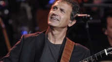 Γιώργος Νταλάρας: Τα ντουέτα με τα οποία γιόρτασε τα 50ά μουσικά του γενέθλια