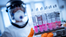 Κορωνοϊός: «Κερδίζει έδαφος» η ιντερφερόνη-α2b στη μάχη με τον ιό