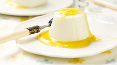 Πανακότα με τζίντζερ και μέλι