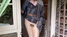 Η 79χρονη Βίβιεν Γουέστγουντ με φύλλο συκής στα επίμαχα σημεία στέλνει μήνυμα στους Βρετανούς 