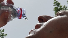 Καιρός: Σκόνη και μικρή υποχώρηση της ζέστης την Τρίτη