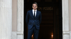 Δημοσκόπηση MRB: Πολιτική κυριαρχία Μητσοτάκη με υπερκομματική αποδοχή