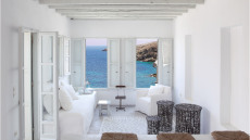 Πάολα Ναβόνε: Η ιέρεια του design λατρεύει τη Σέριφο